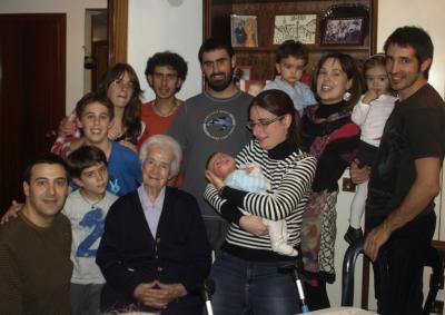 CON NIETOS Y BIZNIETOS